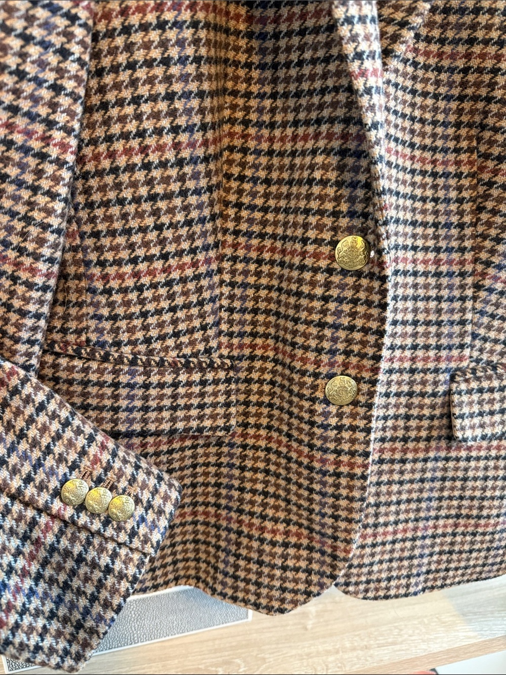 J. CREW Wool-Blend Schoolboy Blazer in Brown Houndstooth, 8 - Picture 4 of 10